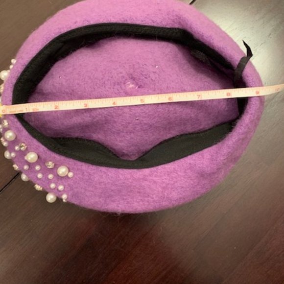 *HP* Purple wool beret with pearls, rhinestones and faux fur pom pom NWOT - Picture 4 of 6